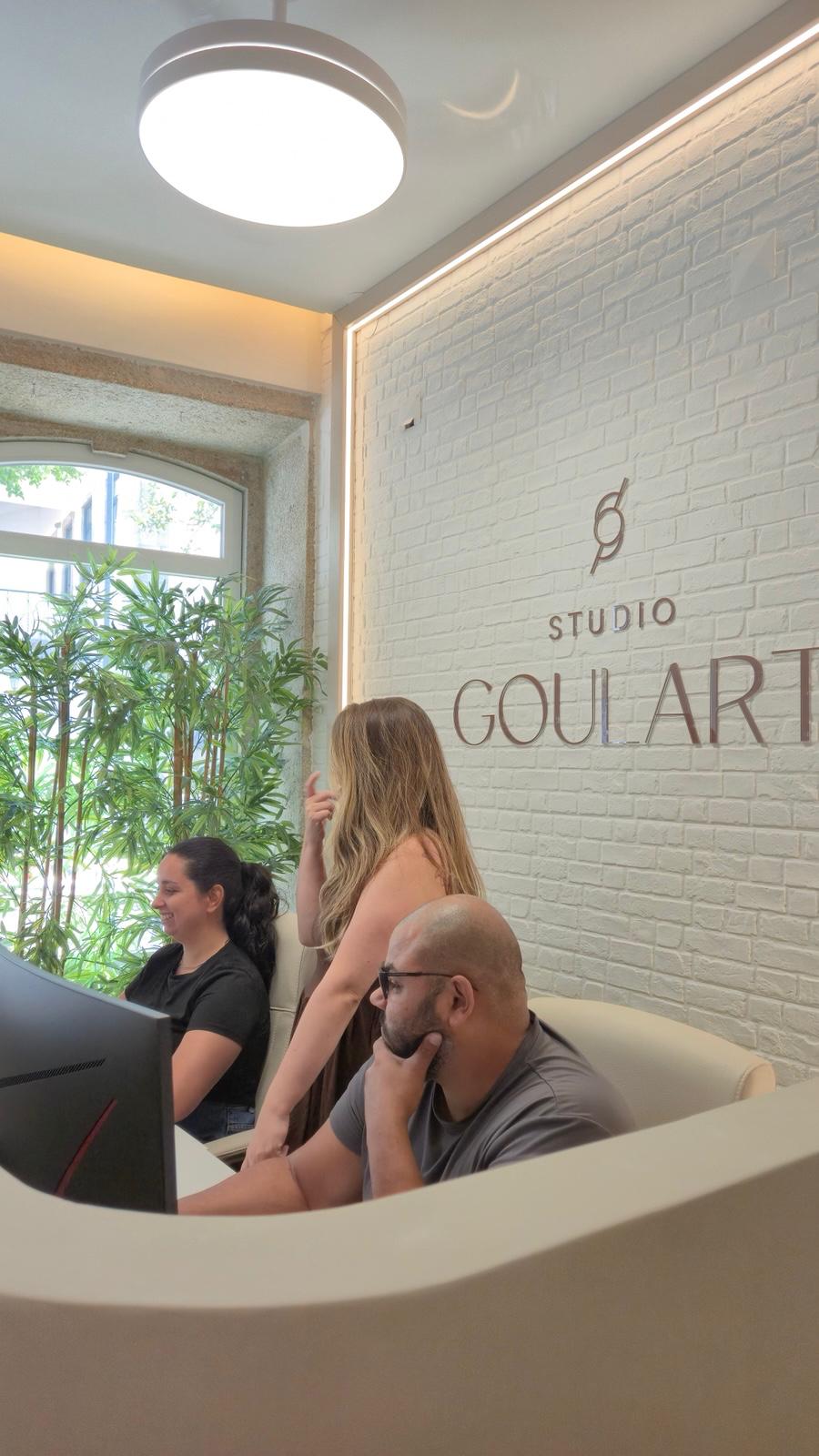 Equipa do Studio Goulart a trabalhar no estúdio